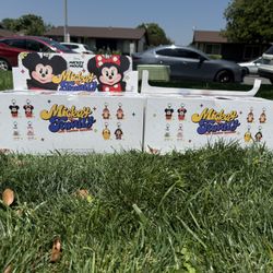 Mickey Family Cute Together 
