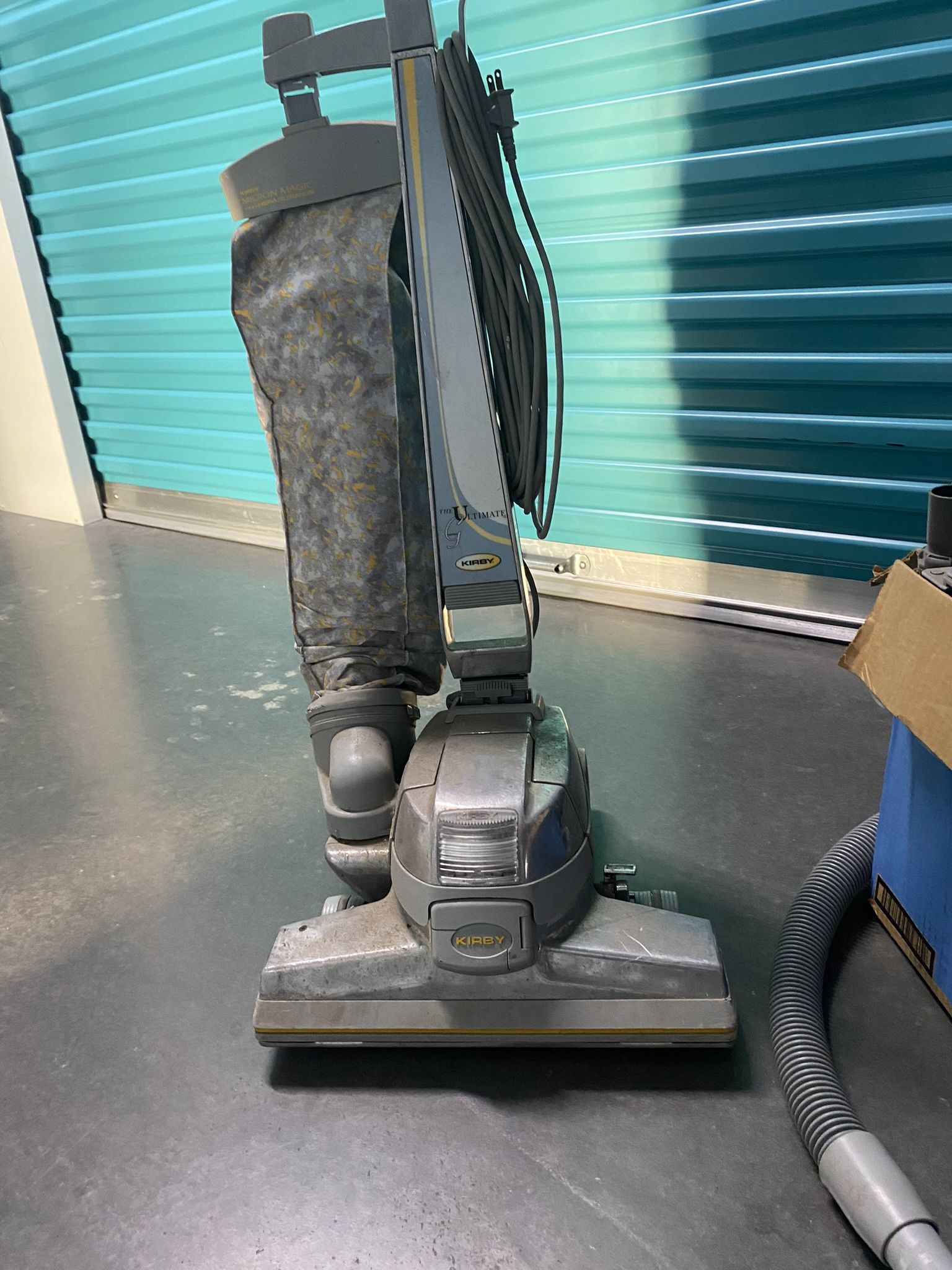 Hoover vacuum