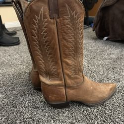 Thieves Market Boots. Womens