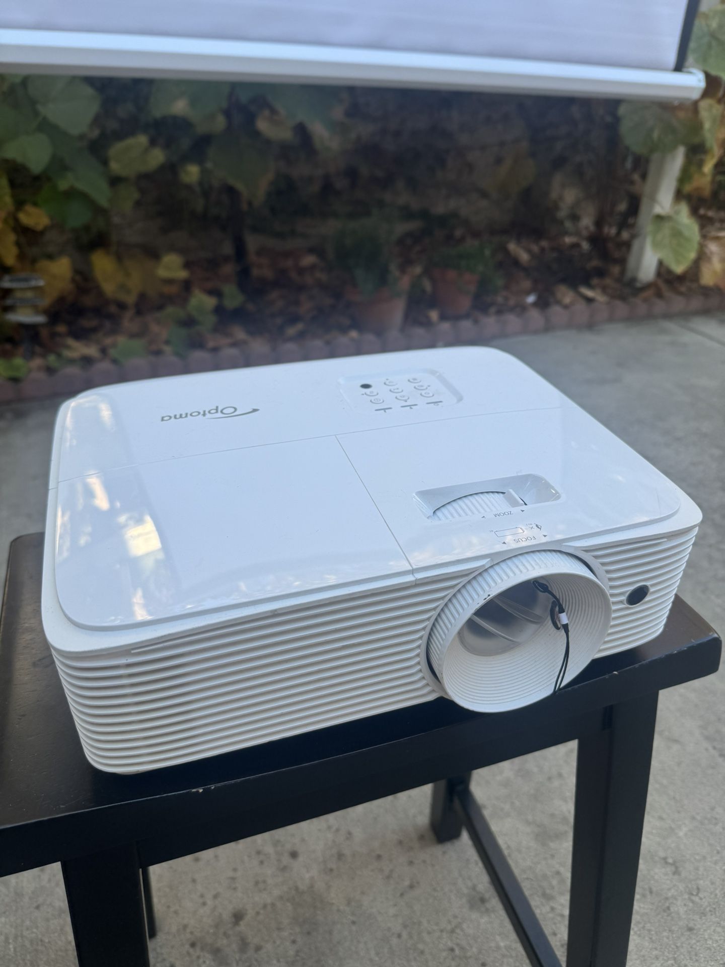 π₯ Optoma 1080p Projector + Screen