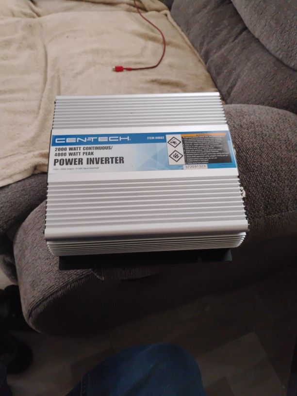 Cen-tech 2000 Watt Continuous/4000 Watt Peak Power Inverter