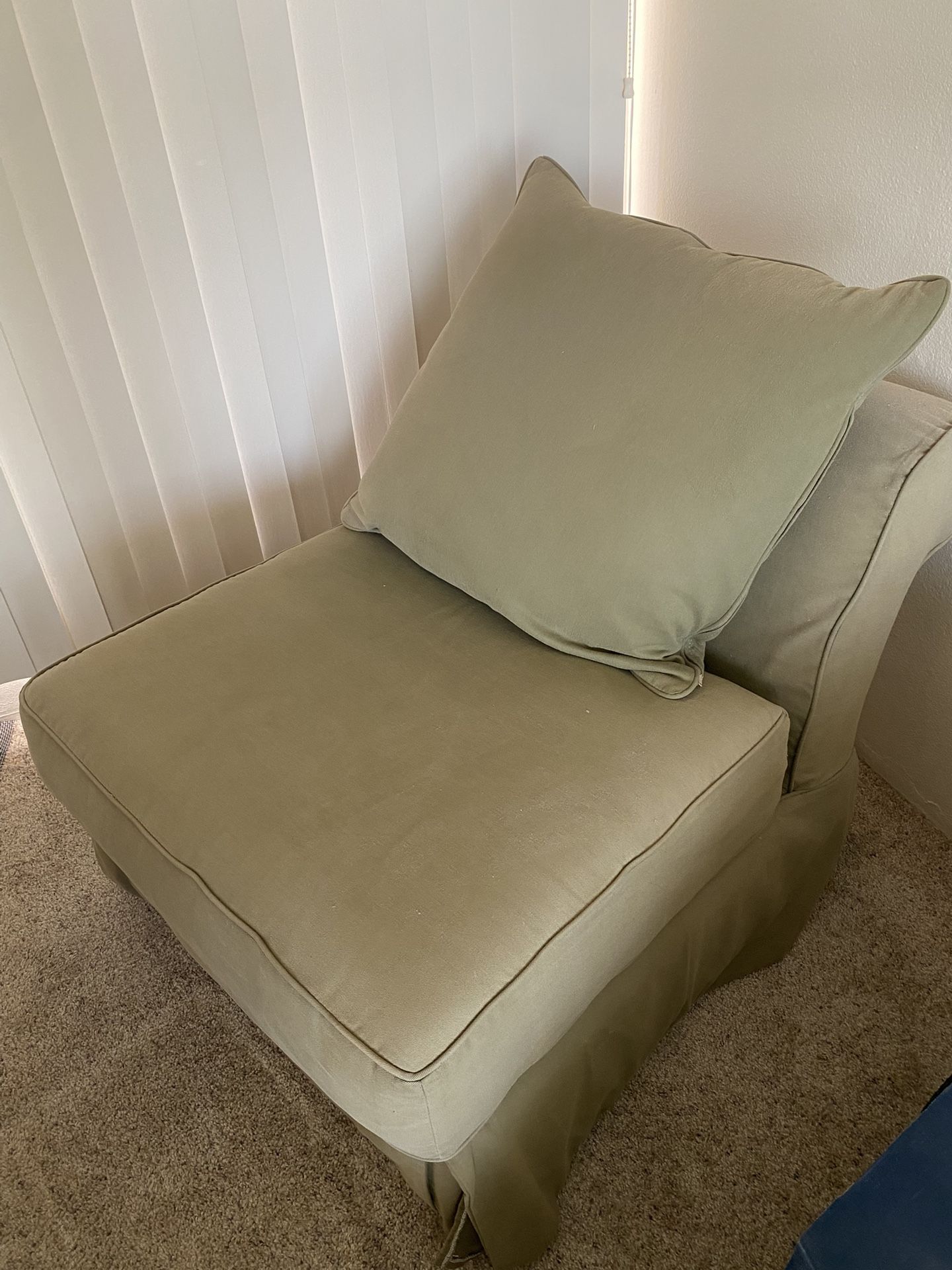 Sofa Armless Chair (Pick up by Thurs. 10/9)