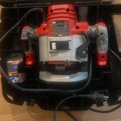 Skil 1820 2 H P Router With Case, Bit, Wrench And Manual 