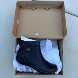Clarks Women's Ashland Mabel Boots