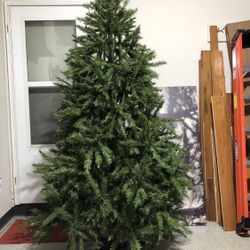 7.5ft Christmas Tree
