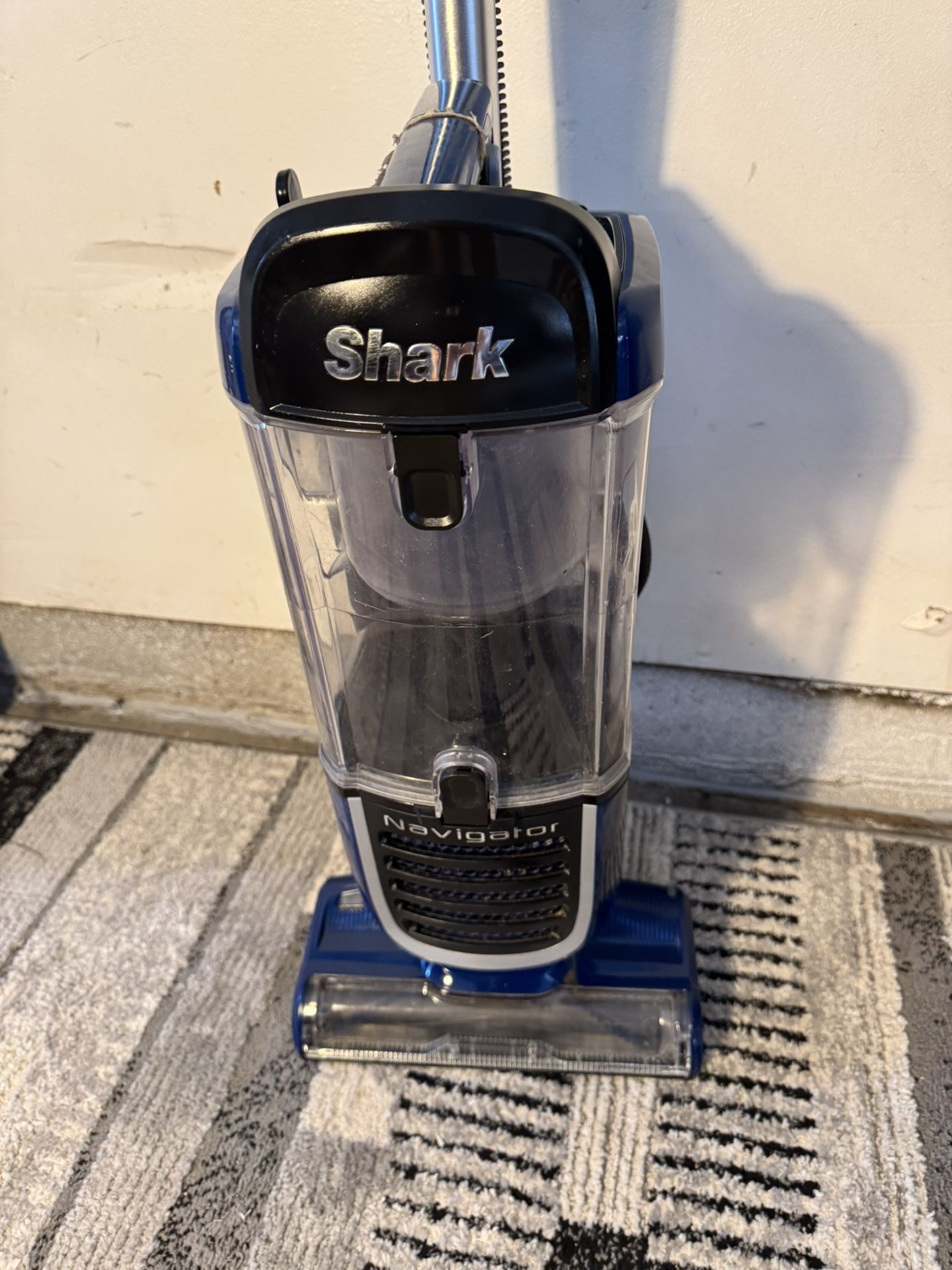 SHARK NAVIGATOR