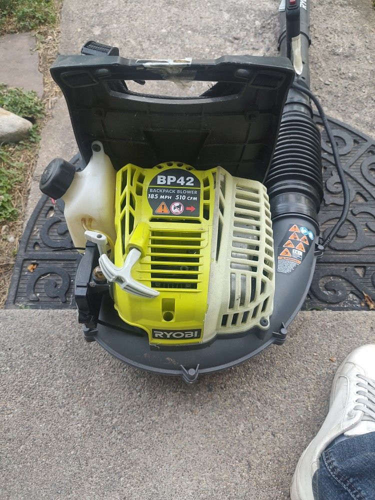 Ryobi Backpack Blower 185 MpH 2 Cycle Bp42