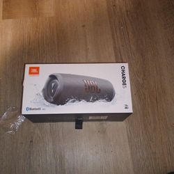 JBL Charge 5