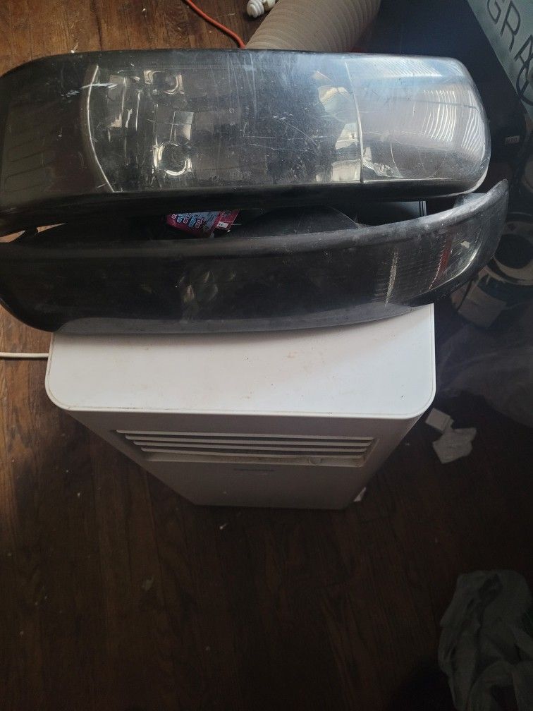 1(contact info removed) CHEVY SILVERADO Z71 1500 SMOKED HEADLIGHTS  I'm  sure Tahoe 