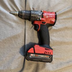Milwaukee Hammer Drill/Driver 1/2” (13 mm) With Bit
