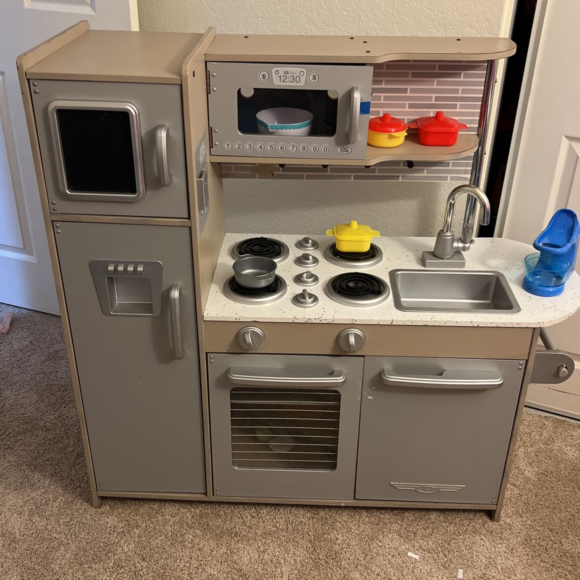 Reposted.  Kids Sturdy Kitchen