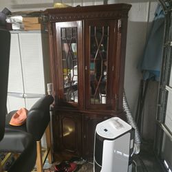 conner China cabinet 