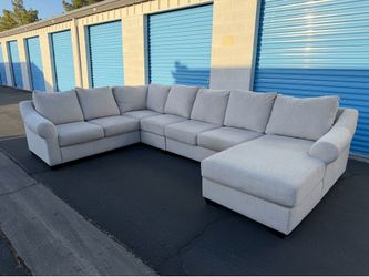 Gray Sectional Couch 🚛🚚 Free Delivery 🚛🚚