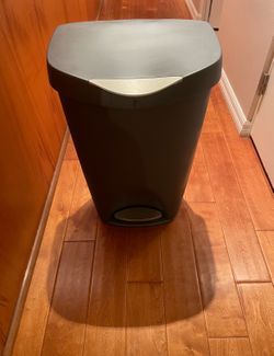 Large Gray Trash Bin For Sale!