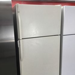 Kenmore 19 Cu Ft Top And Bottom Fridge. 1 year Warranty 
