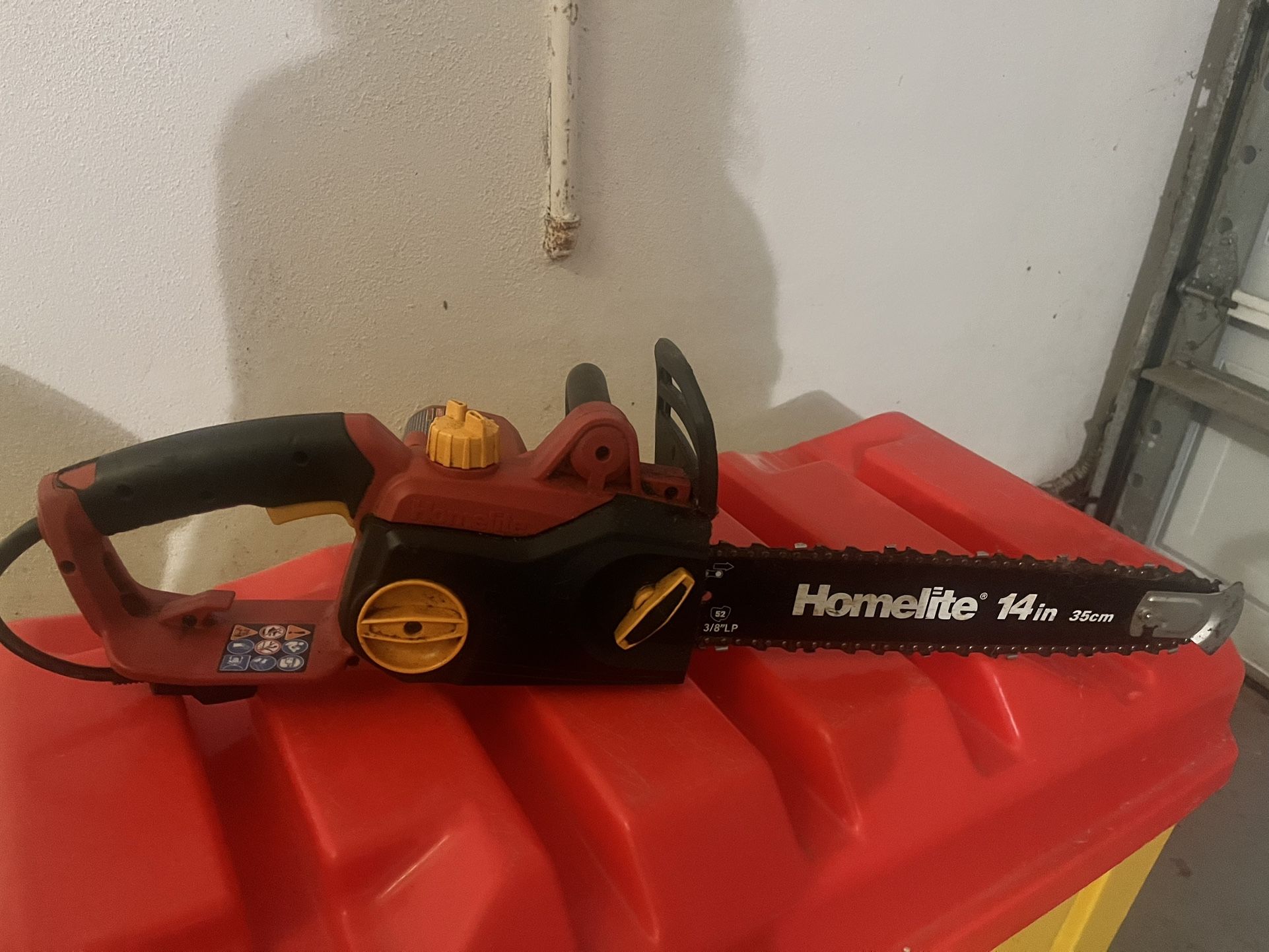 HOMELITE CHAIN SAW 14 in
