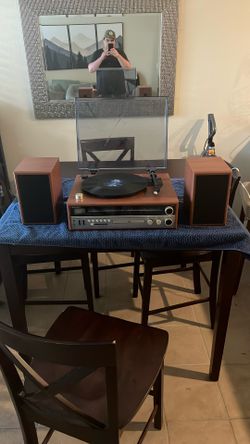 Crosley CR Shelf System turn Table W/ Cd, Aux, Am/Fm