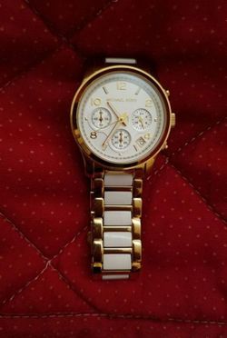 Michael Koors Ladies watch great shape !