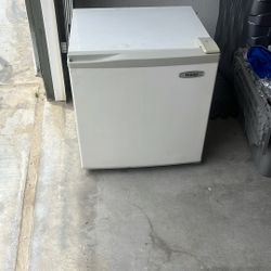 Mini Fridge 