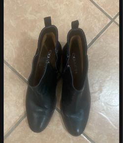 COACH brand boots 6.5 black leather with suede are in excellent condition you can see the photos