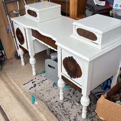 Cute Vintage Desk/Drawer