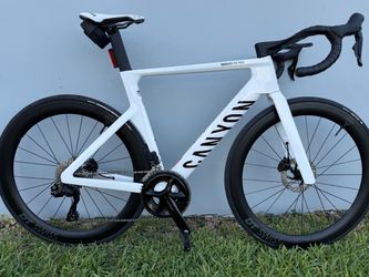 🚴🏻 2026 Canyon Aeroad CF SLX Carbon Road Bike – Size Medium  Experience pro-level speed and aerodynamic performance with this 2026 Canyon Aeroad CF 