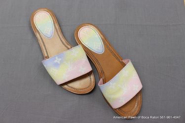 Louis Vuitton Escale Lock It pink Monogram Slides Mule Flats size 38