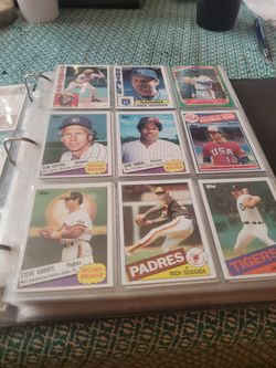 (LARGE) ALBUM FULL OF OLDER VINTAGE BASEBALL CARDS.