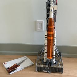 Lego NASA Artemis Space Launch System