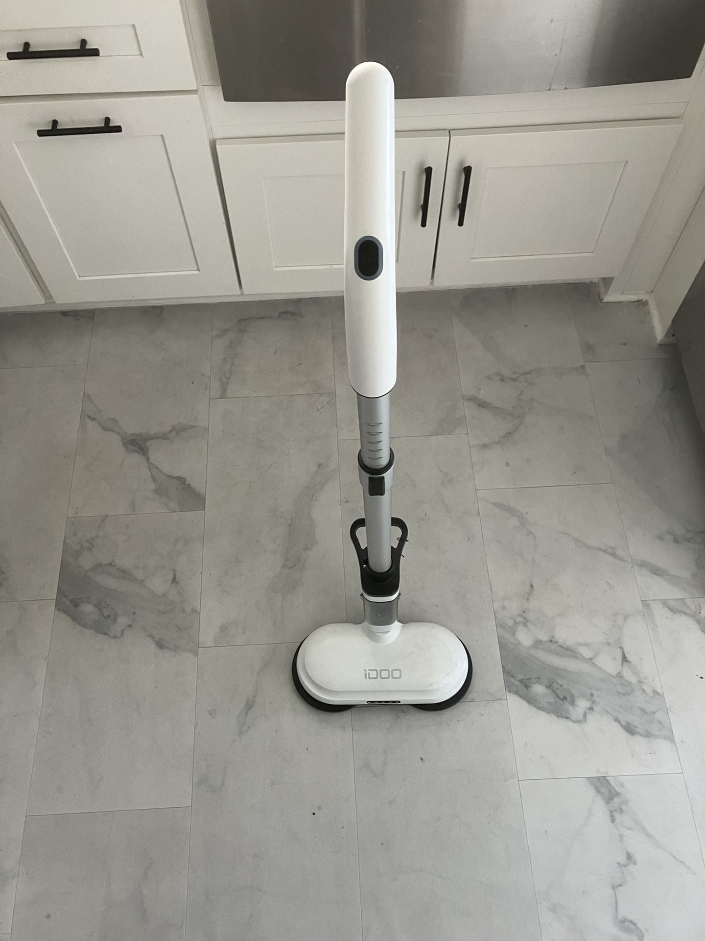 Rechargeable Mop/scrubber