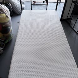 Twin bed with matress