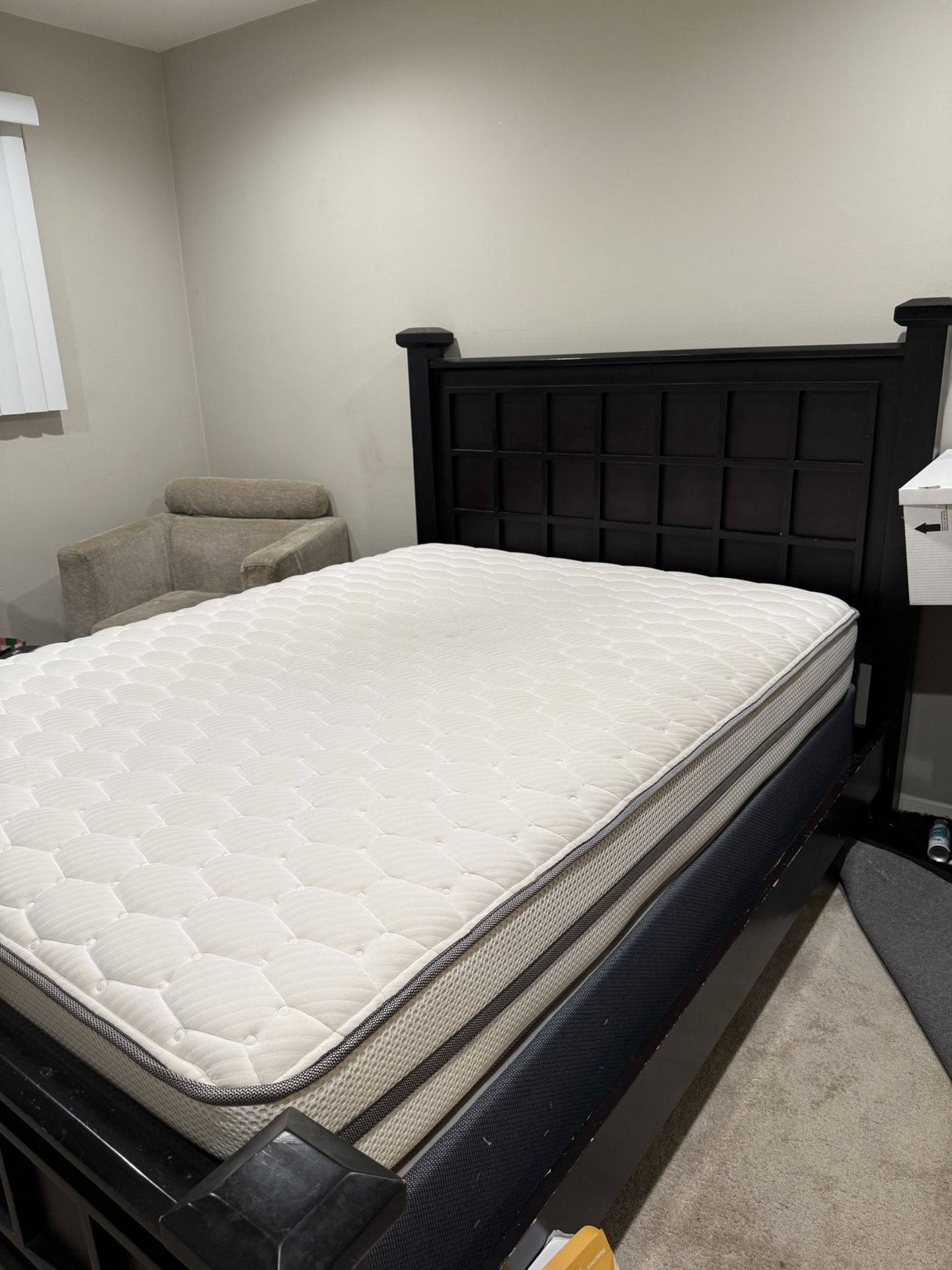 Queen Size bed