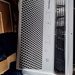 HYANNIS 10,000 BTU WIFI AIR CONDITIONER. 