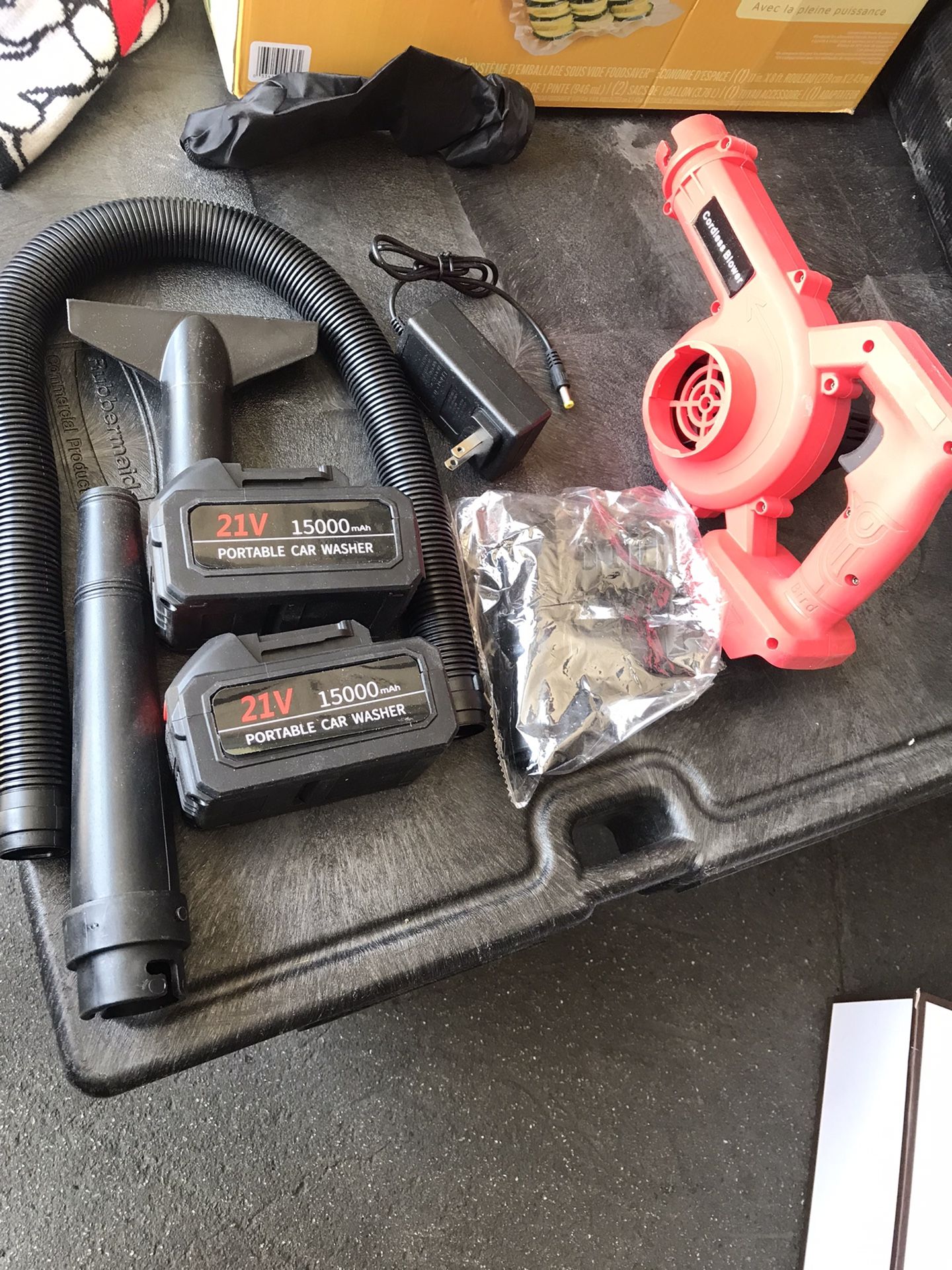 Red Mini Leaf Blower, 2-in-1 Cordless Small Blower with 4.0Ah Battery and Charger, 21V Blower for Inflating, Blowing Leaves, Cleaning Dust and Small D