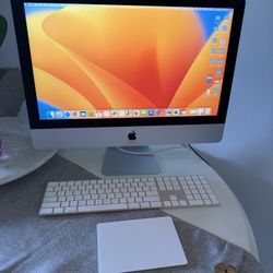 Apple iMac 21.5” Retina 4K – Excellent Condition 🍎 with keyboard and mouse.