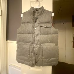 Old Navy Boys XL Puffer Vest- New