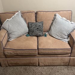 Couch/pull Out Bed