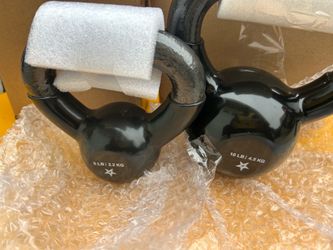 New set of kettlebell a 10 pounder and a five pounder