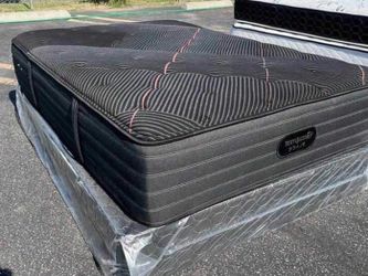 BeautyRest black C class Queen size mattress set