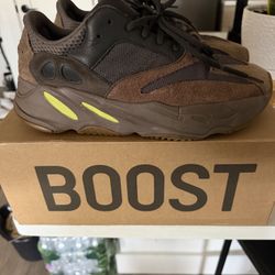 Yezzy Boost 700 ‘Mauve’