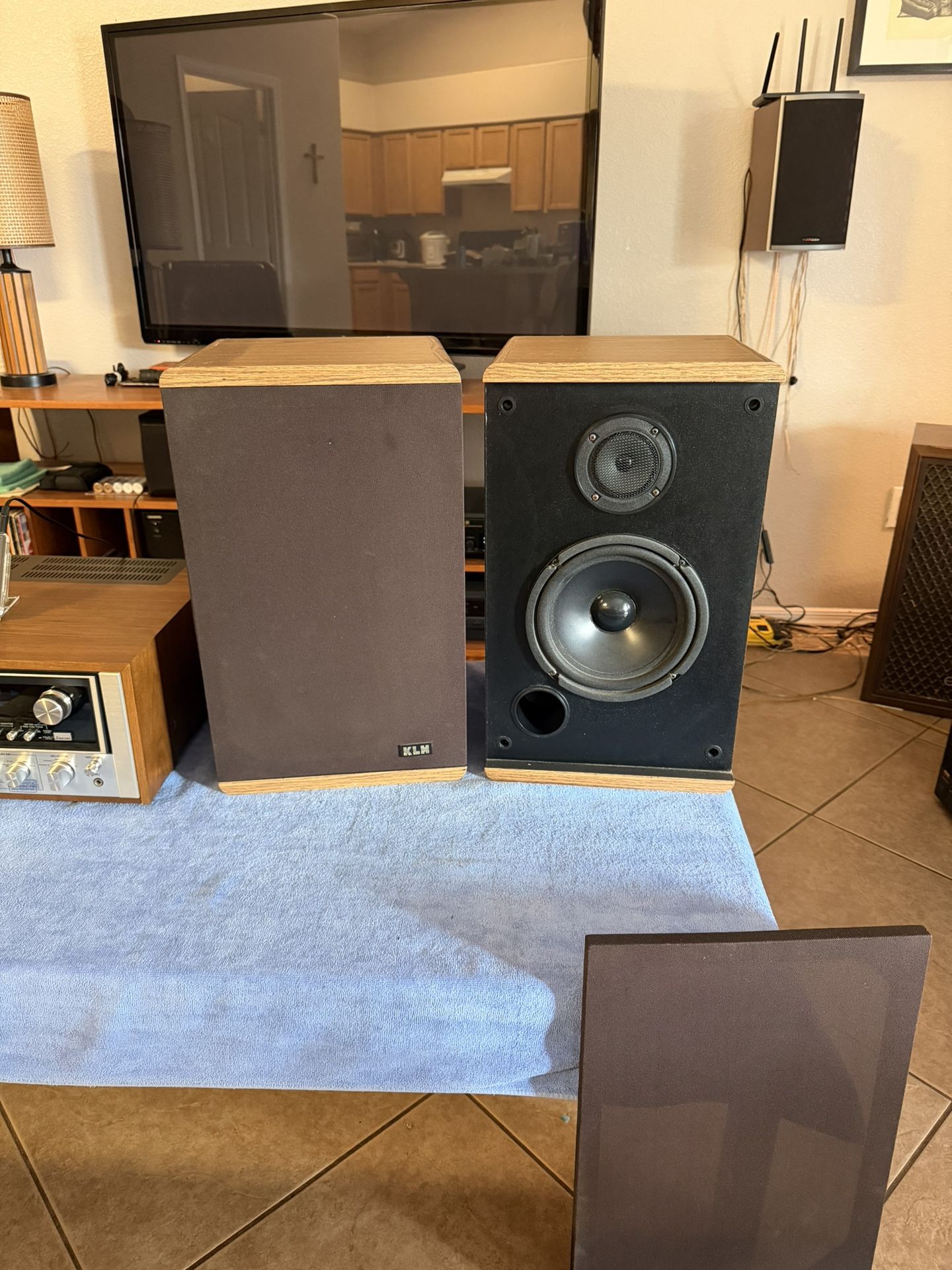 KLH Model 802 Bookshelf Speakers
