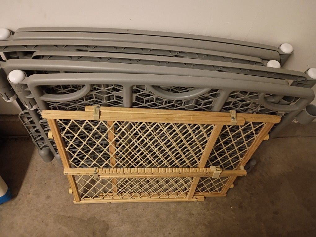 6 Piece Evenflo Playpen