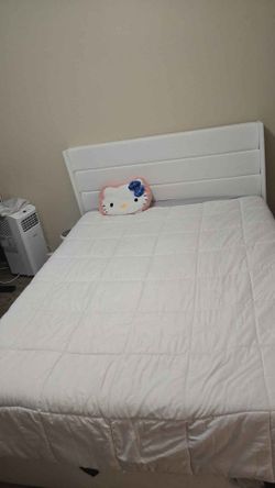 Purple Mattress with Hydraulic Bedframe