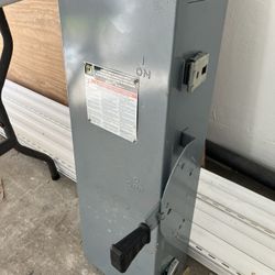 Square D DTU223RB Double Throw Enclosed Switch 100A 600V
