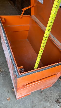Rigid tool box