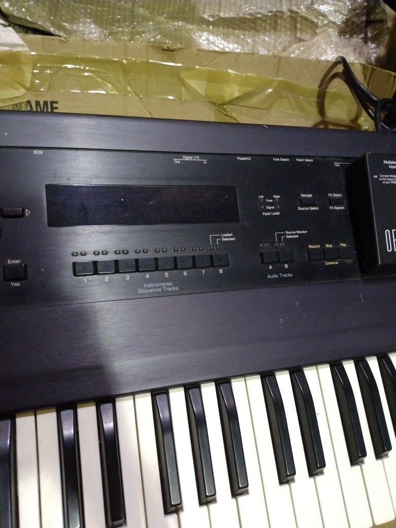 Esoniq Oex 6sr Output Expander W Keyboard