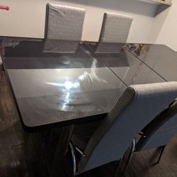 Dinning Table With Chairs