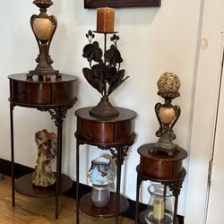 Decor Mirror And Tables 