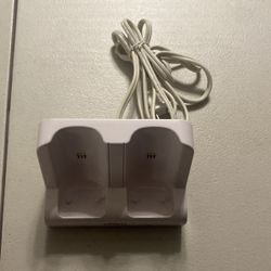 Wii Charging dock + Battery and back case (see Description)