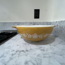 3 Piece Pyrex Bowls